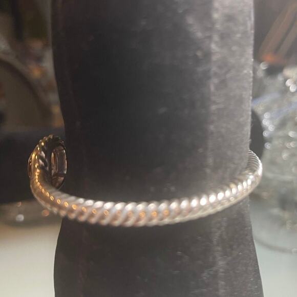 Hinged bangle bracelet citrine and gold accents - Picture 9 of 9